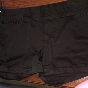 Cute black shorts!